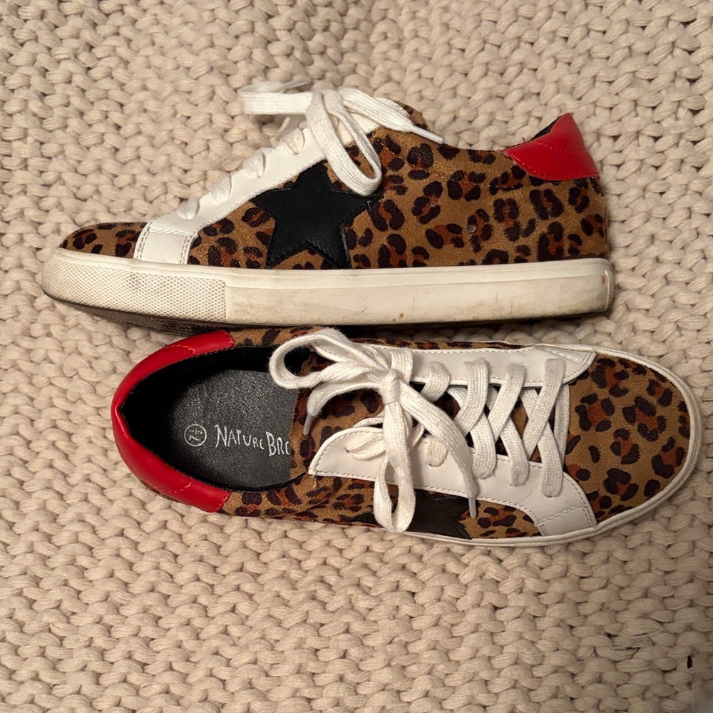 Nature Breeze Leopard Sneakers with Black Star and Red Heel